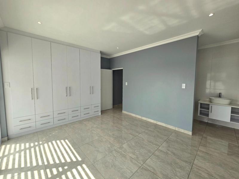 3 Bedroom Property for Sale in Golden Mile Western Cape